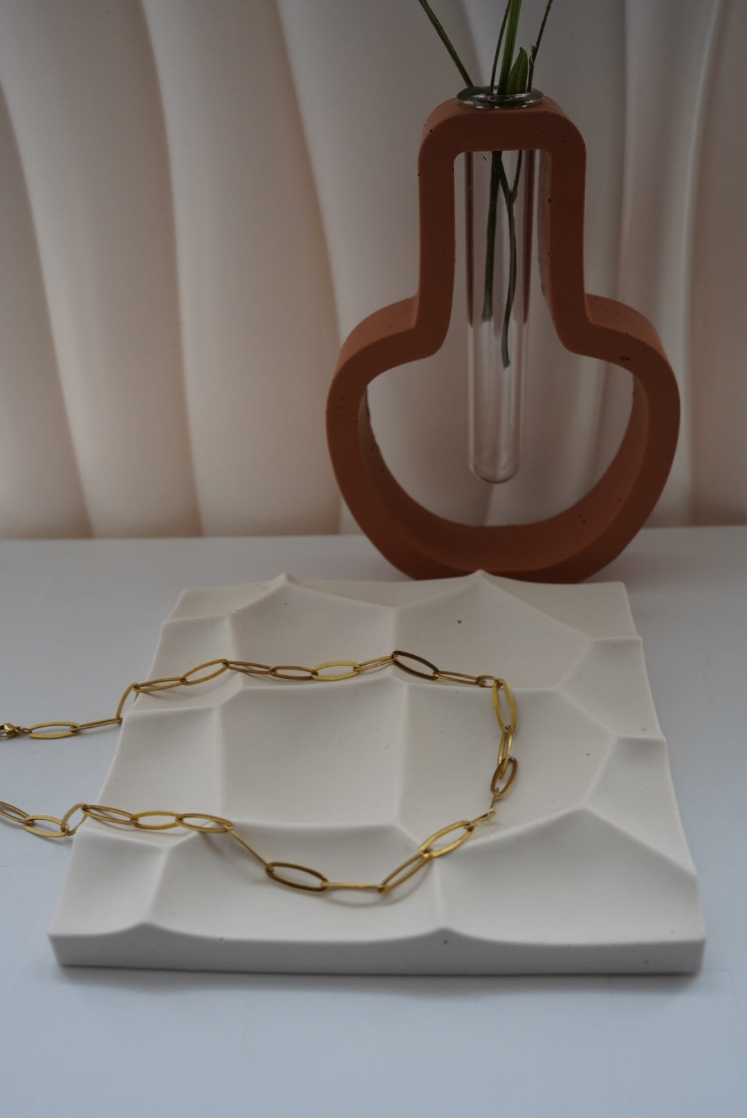 Maléa jewelry holder/pocket tray - Jesmonite